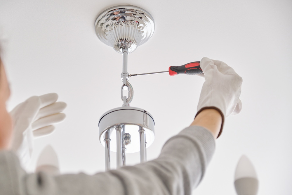 lamps fastening