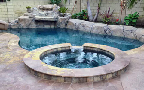 Pools & Hot Tubs